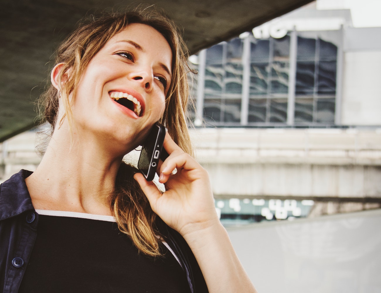 A lady experiences good call center experience