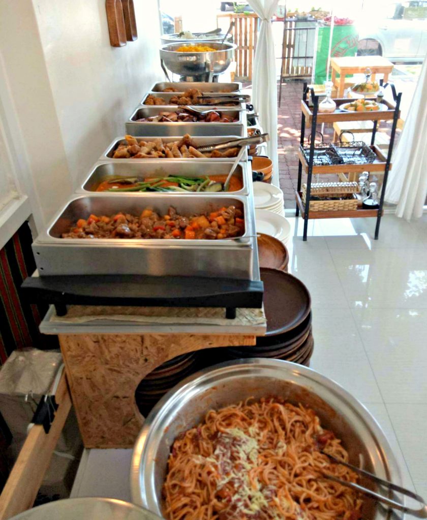 Kanyaw Buffet Line